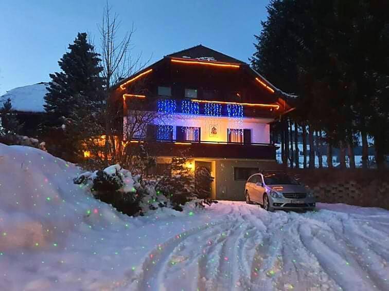 Pension Zur Heiligen Krone Mauterndorf  Esterno foto