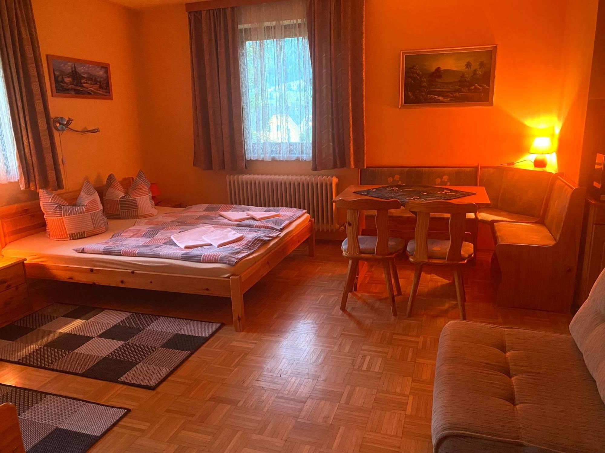 Pension Zur Heiligen Krone Mauterndorf  Esterno foto