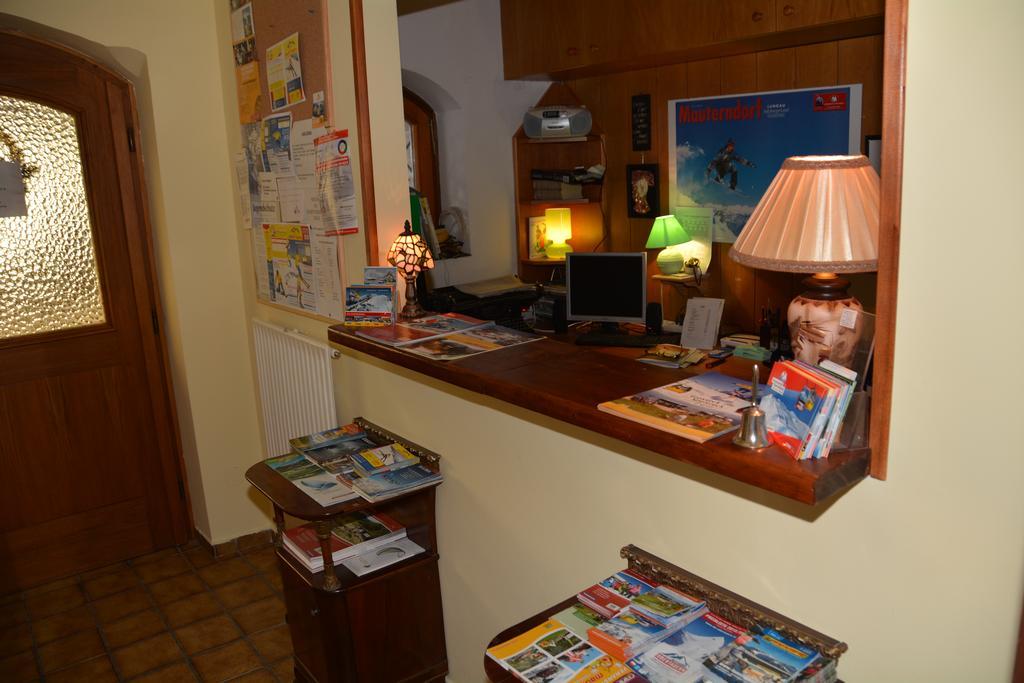 Pension Zur Heiligen Krone Mauterndorf  Esterno foto